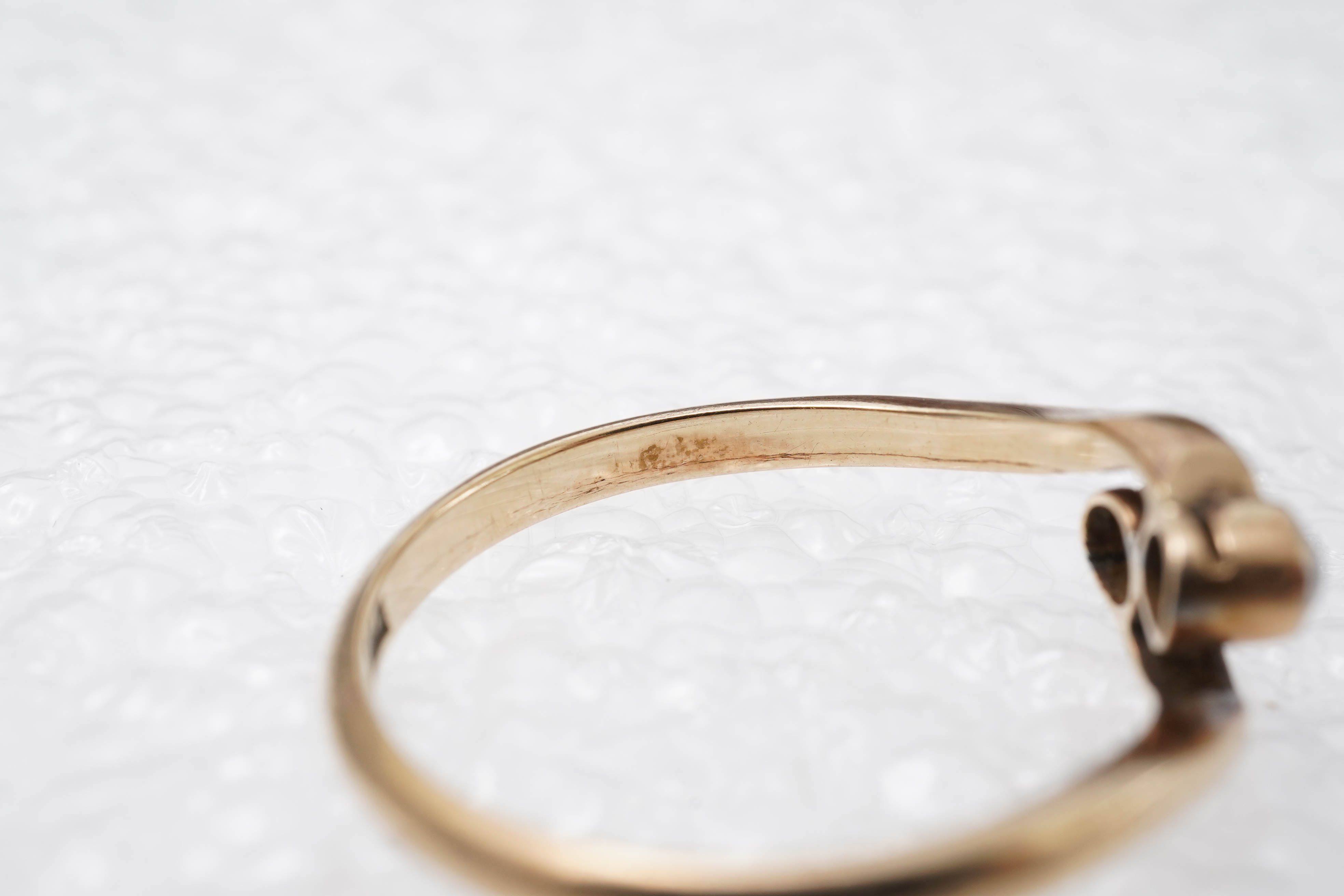 A diamond 'toi-et-moi' ring, early 20th century